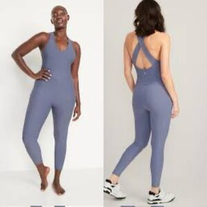NWT Old Navy PowerSoft Open-Back Bodysuit 25-inch inseam Women’s Medium